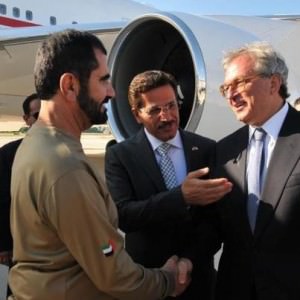Lo sceicco Al Maktoum accolto all'aeroporto di Ancona-Falconara dal presidente della Regione Marche Spacca
